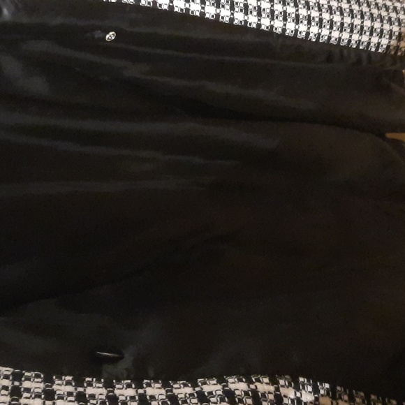 Beautiful Ladies Wool Winter Coat - Picture 3 of 7